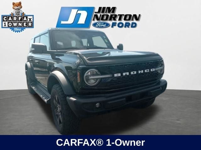 2025 Ford Bronco Outer Banks in Shadow Black — front three-quarter view