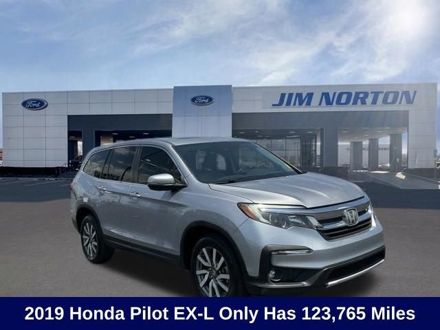 2019 Honda Pilot EX-L w/Navigation and Rear Entertainment System in Lunar Silver Metallic — front three-quarter view